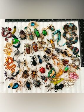Vintage Style Insect Animal Brooch Lot 50 pc Beetle Bee Spider Snake Enamel Mix